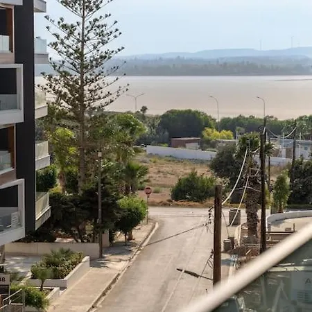 Mackenzie Story 2 Bdr Luxe Flat Appartamento Larnaca