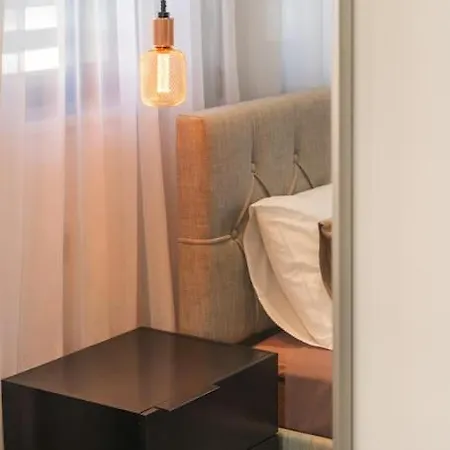 Mackenzie Story 2 Bdr Luxe Flat Apartment