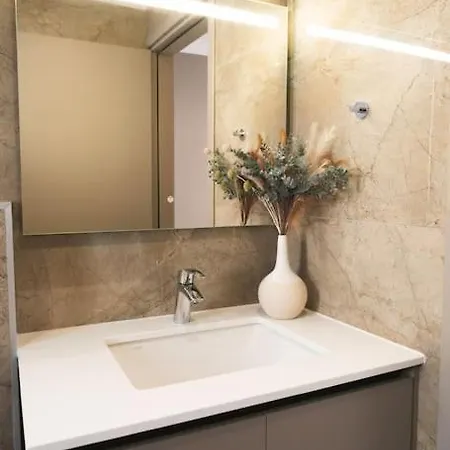 Apartment Mackenzie Story 2 Bdr Luxe Flat